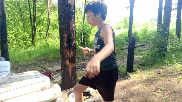 как сделать уголочек на турнике?