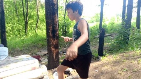 как сделать уголочек на турнике?