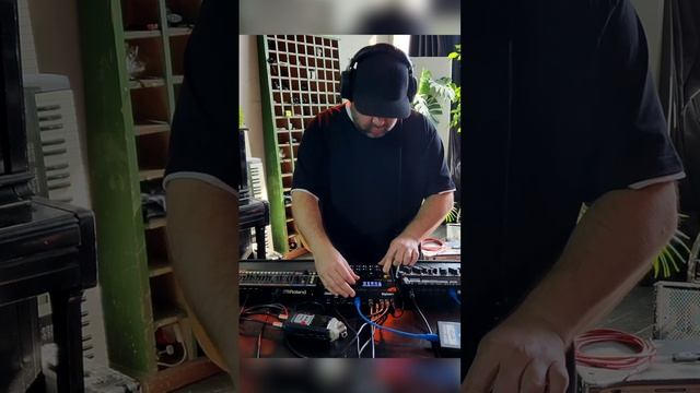 Живая Электроника.  Мой live set в @musicalwaveschool на железках. Сетап - Elektron Digitakt II, Moo