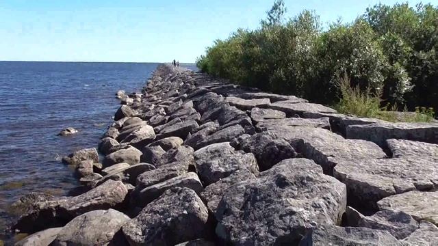 Маяк на озире Ладога