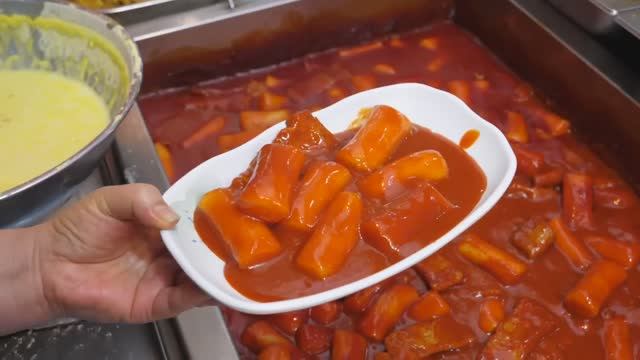 Wang Tteokpokki, жареная еда ручной работы, и Sundae