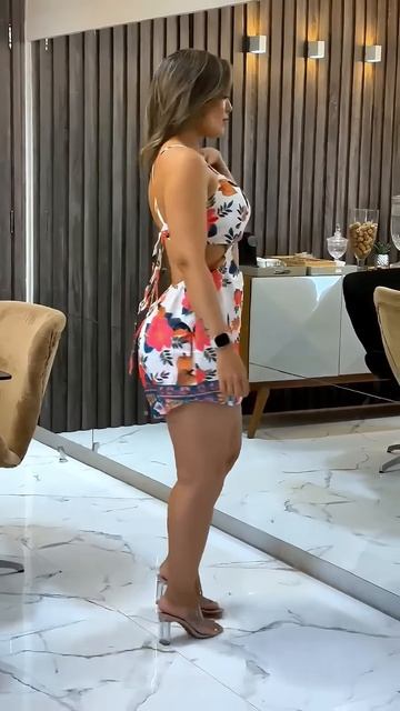 YSaLAPKzbw4 - This girl looks stunning in this dress #shorts