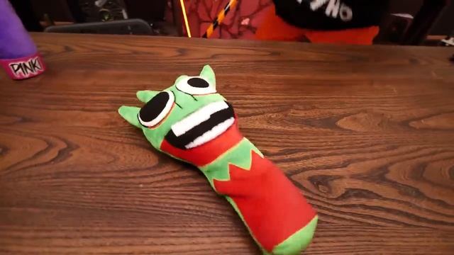 BRUNO-БРУНО WHAT'S INSIDE CUT UP ALL THE EVIL SPRUNKI DOLLS AT 3 AM!!