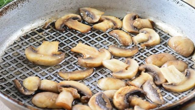 Чебуреки с мясом и грибами