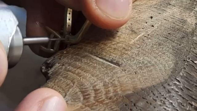 gold and silver Золотые серьги с черным камнем
