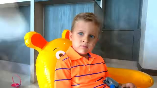 Диана и Рома Диана создает беспорядок в доме