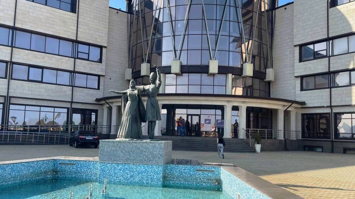 Директор ансамбля "Лезгинка" рассказал о возвращении музыкантов из Ирана
