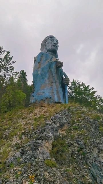 Статуя Мать Якутия-родине. Село Пеледуй