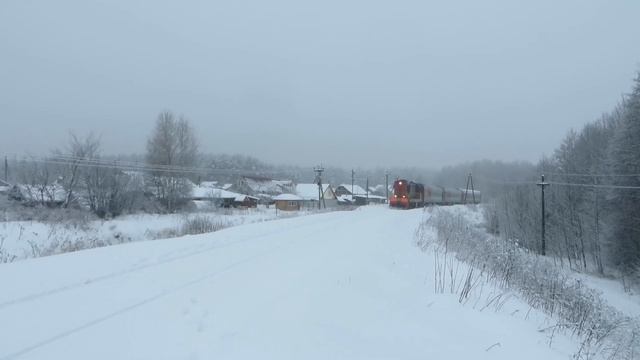 Тепловоз ЧМЭ3-2576 с пригородным поездом №6703 Владимир - Тумская зимой
