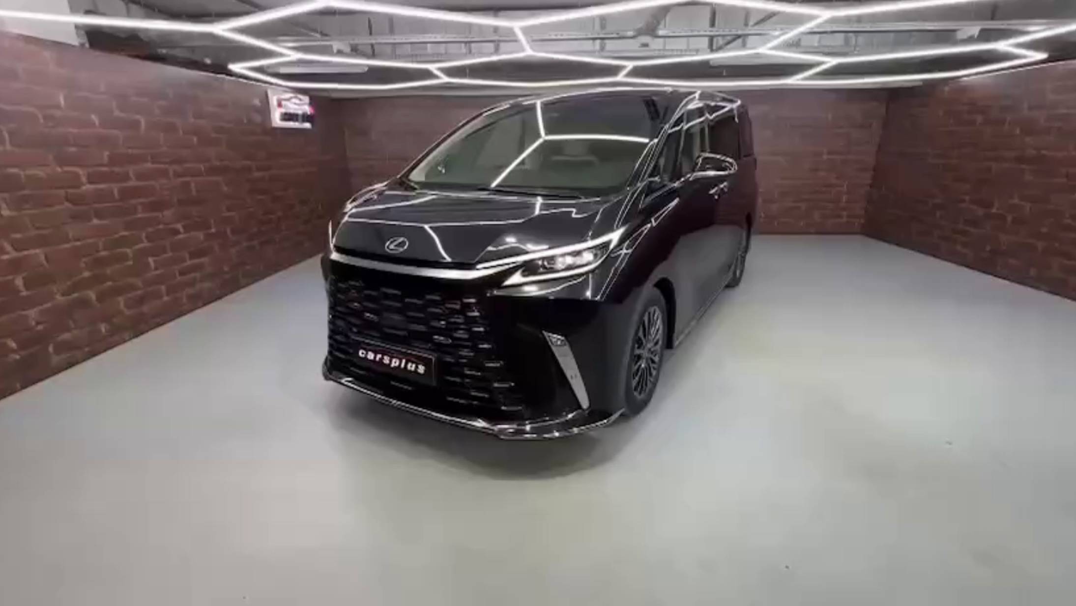 В наличии Lexus LM 350 h👇