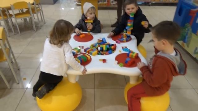 Miss Katy • Мисс Кейт - ВИДЕОБЛОГ покупок в магазине игрушек