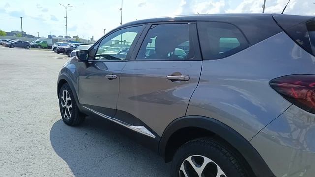Renault Kaptur 1,6 л. Бензин Вариатор  (114 л.с.) 2WD 2016