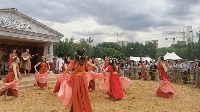 Воспевание богов вакханками. Объявление гладиаторских игр в Риме. Фестиваль Времена и Эпохи 2025