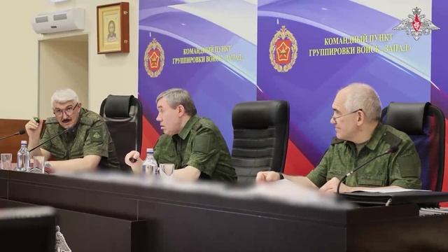 Начальник Генштаба Валерий Герасимов проверил выполнение боевых задач в зоне СВО, 13 мая 2025 года