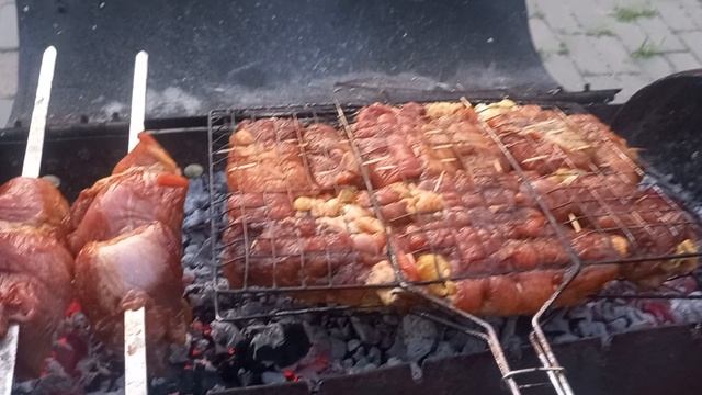 Рулетики и мяско.