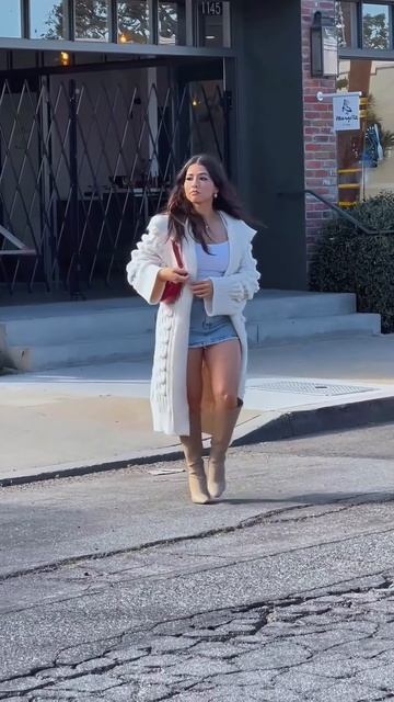 UiHkTYfvuow - Beautiful Street Fashion Outfits Style #shorts