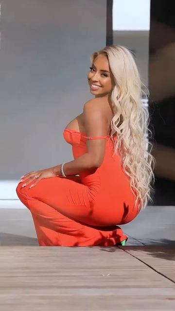 biz2oyDrTsA - This girl looks Beautiful in this dress #shorts