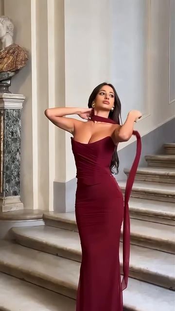 OYmxceahUt0 - Gorgeous model in a glamorous long tight dress #fashion  #style #outfit #shorts
