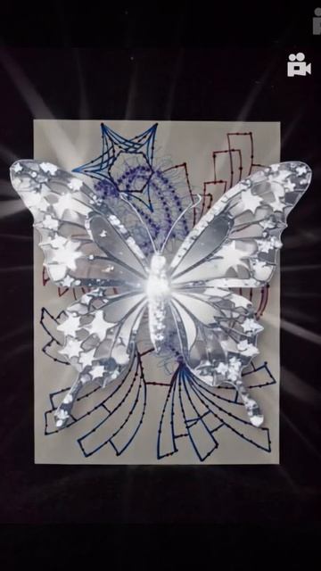 Серебристых кристаллов бабочка
