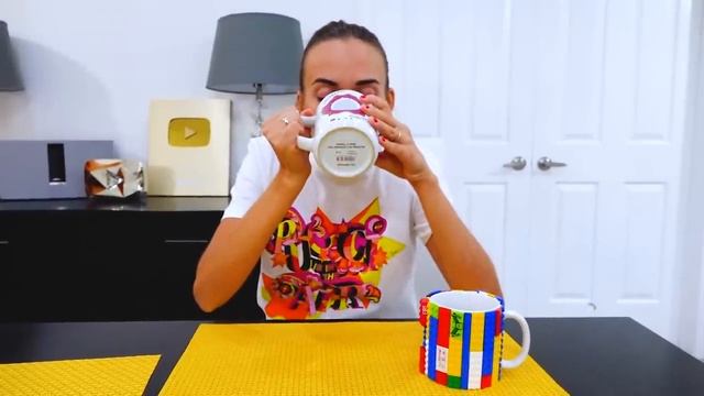 Влад Никита (Vlad Nikita) - Влад и Никита играют с игрушечным эвакуатором для детей