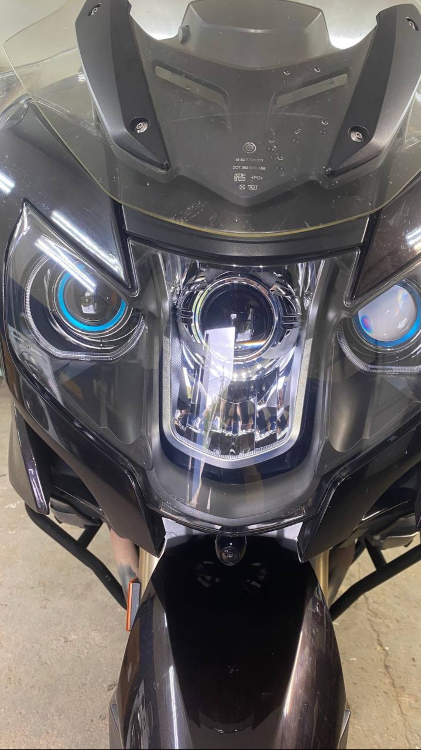 BMW R1200RT тюнинг фар, бронирование фар, значков, камер регистратора, панели приборов