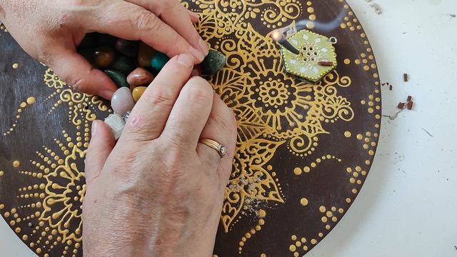 Симбиоз...взаимная польза....кто то вам в помощь
