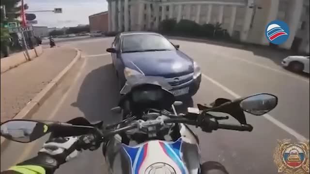 Невероятный случай: байкер остановил пьяную автоледи с ребенком в Иркутске