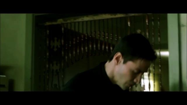 Момент с вазой из фильма "Матрица" (1999)