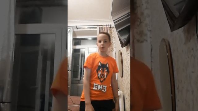 Я танцую под крутую музыку