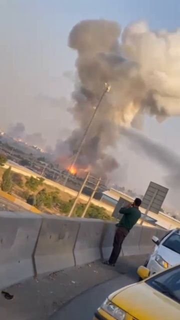🇮🇱⚔️🇮🇷 Израиль нанес удар по Кермашаху

Кадры взрывов в городе-миллионнике Керманшах после израи