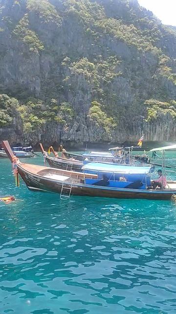 Бухта Майя Бей, вид с воды Тайланд 2025 год.