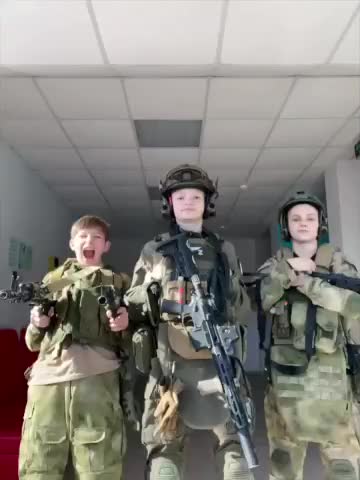 И все-таки есть сила в подрастающем поколении. Это вам не типичные зумерки.