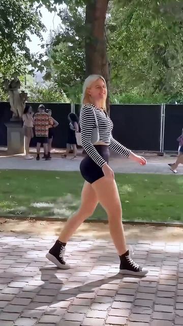 UCjx89kBmWo - These Sport Outfit looks beautiful on this girl #shorts