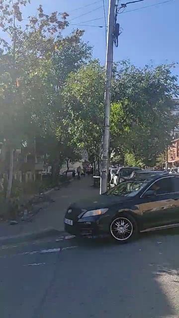 Улица в Тбилиси район магазина Попули в 10 квартале третьего массива Варкетили