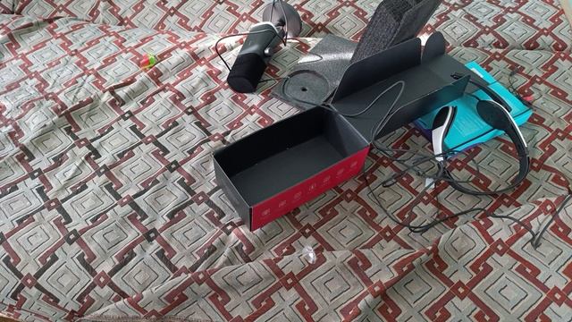 Распаковка студийного микрофона, блютуз адаптера, блютуз наушников