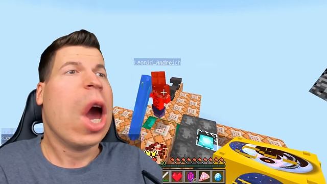 ВЛАДУС МАЙНКРАФТ 😱 Битва АНИМАТРОНИКОВ： Луна Лаки Блок vs СОЛНЦЕ ЛакиБлок FNAF в Майнкрафт !