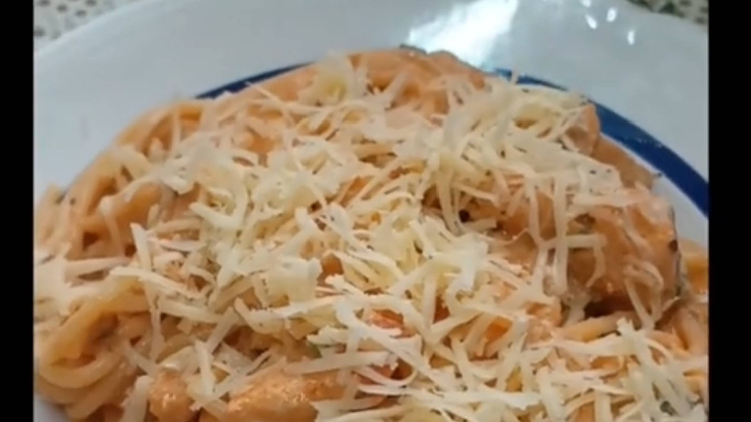 Спагетти по "итальянски" из простых продуктов. Очень вкусно получается! Попробуйте.