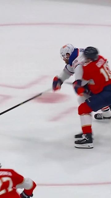 Draisaitl's DAGGER right off the BENCH 