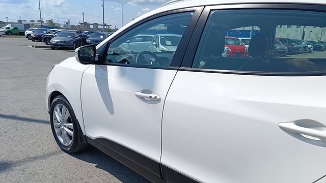 Hyundai ix35 2,0 л. Бензин АКПП  (150 л.с.) 4WD 2012