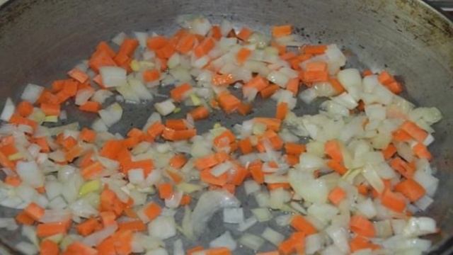 Гречка с луком и морковью