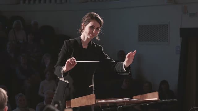 МУСОРГСКИЙ Рассвет на Москве-реке - дирижер Мария Афанасьева / MUSSORGSKY Dawn on the Moscow River