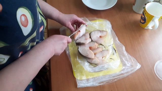 Готовлю типа  " Мясо по французски  " Режу рыбу без названия .