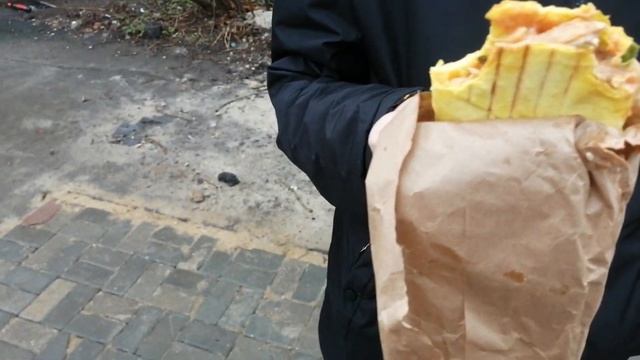 НЕВЕРОЯТНО СТРАШНЫЙ ОБЗОР НА ШАУРМУ ИЗ СТРАШНОГО ЛАРЬ