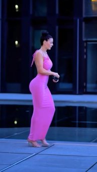 X7EfUuOHgoU - This girl looks Beautiful in this dress #shorts