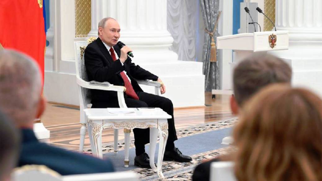 Путин рассказал о создавшем семью по его совету военном