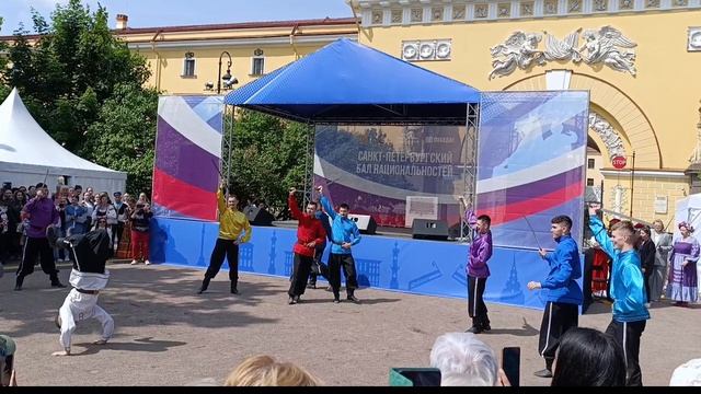 Санкт-Петербург. Бал национальностей. Санкт-Петербург.Танец казаков. 12 июня. #спб #Питер #танцы