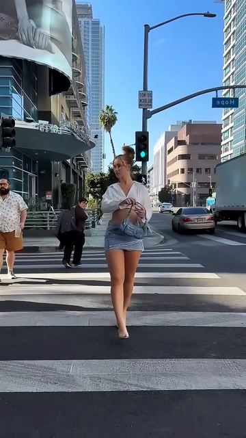OVOMcP3qcqM - Beautiful Street Fashion Outfits Style #streetstyle #outfit #shorts
