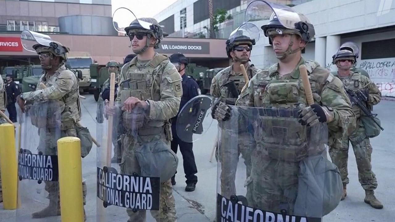 В Калифорнии уже неделю продолжаются протесты несогласных с миграционной политикой