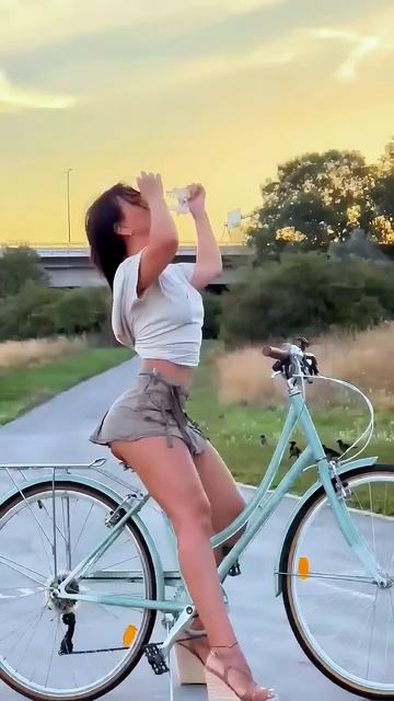 JqajR41DutU - Beautiful Street Fashion Outfits Style #shorts