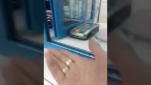 смотрите все!.не адекватное,жуткое поведения антиаптекарского работника.Екатеринбург Аптека баумана1